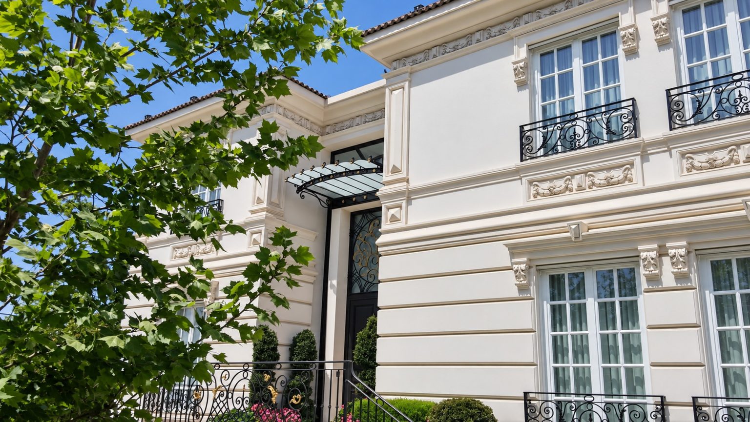 Classic Villa · 8