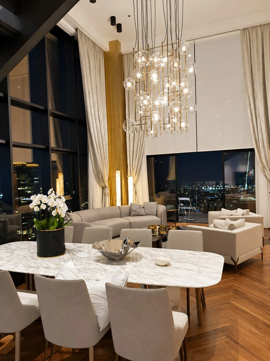 Interior of a Luxury Apartment · 9