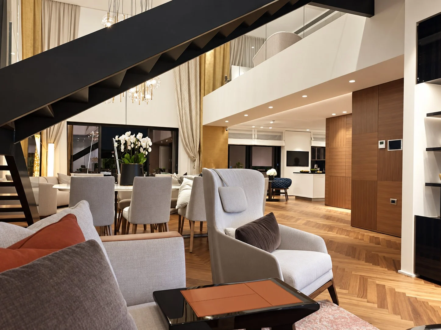 Interior of a Luxury Apartment · 10