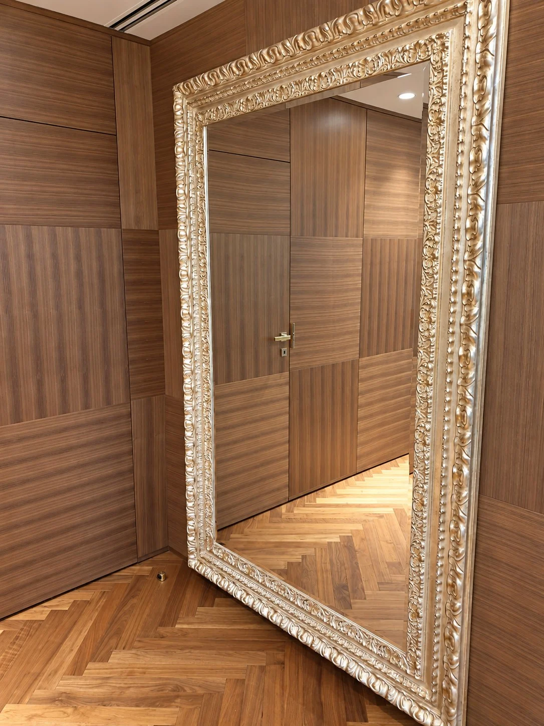Interior of a Luxury Apartment · 12