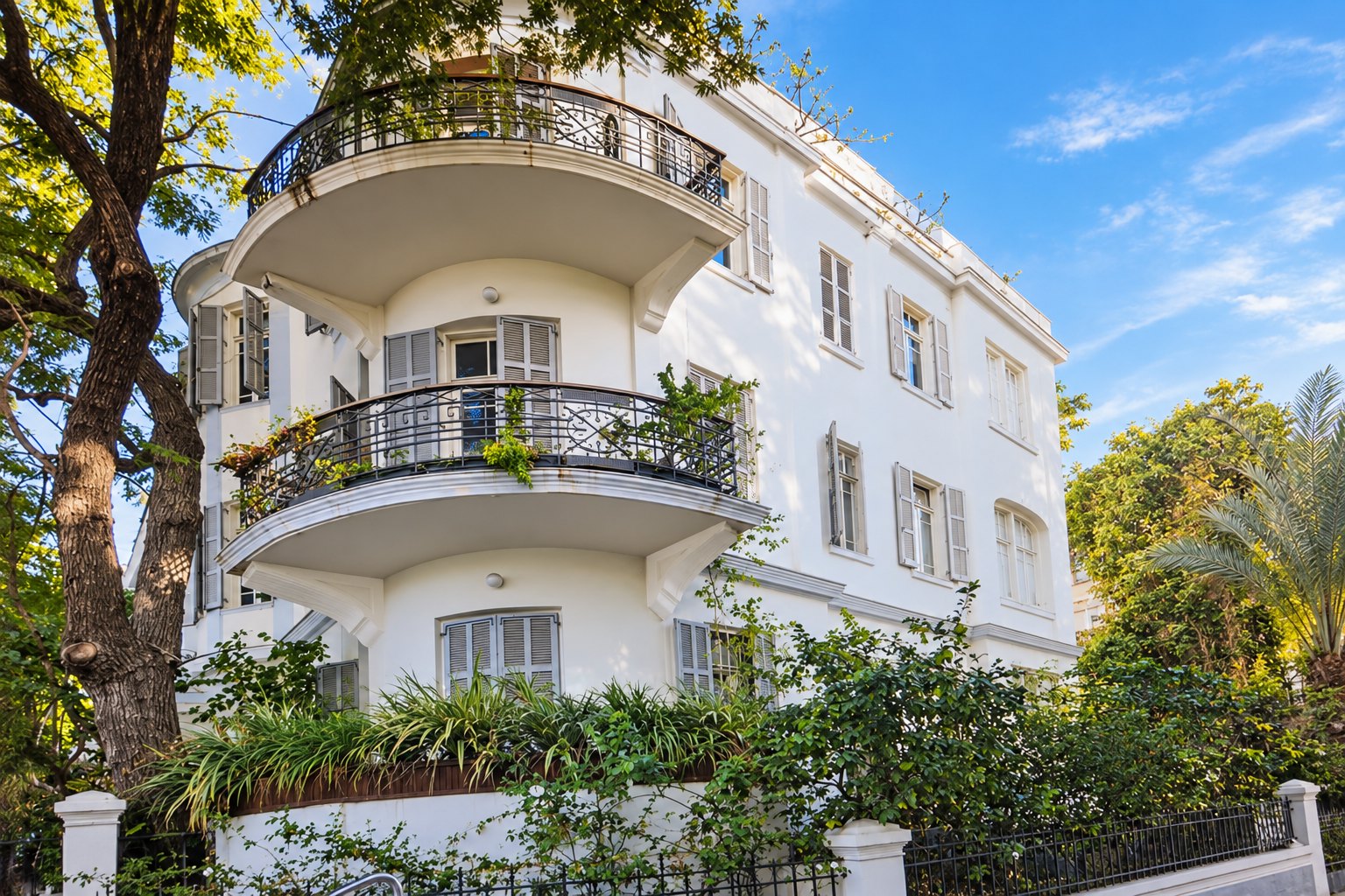 Preservation House on Montefiore Street · 1