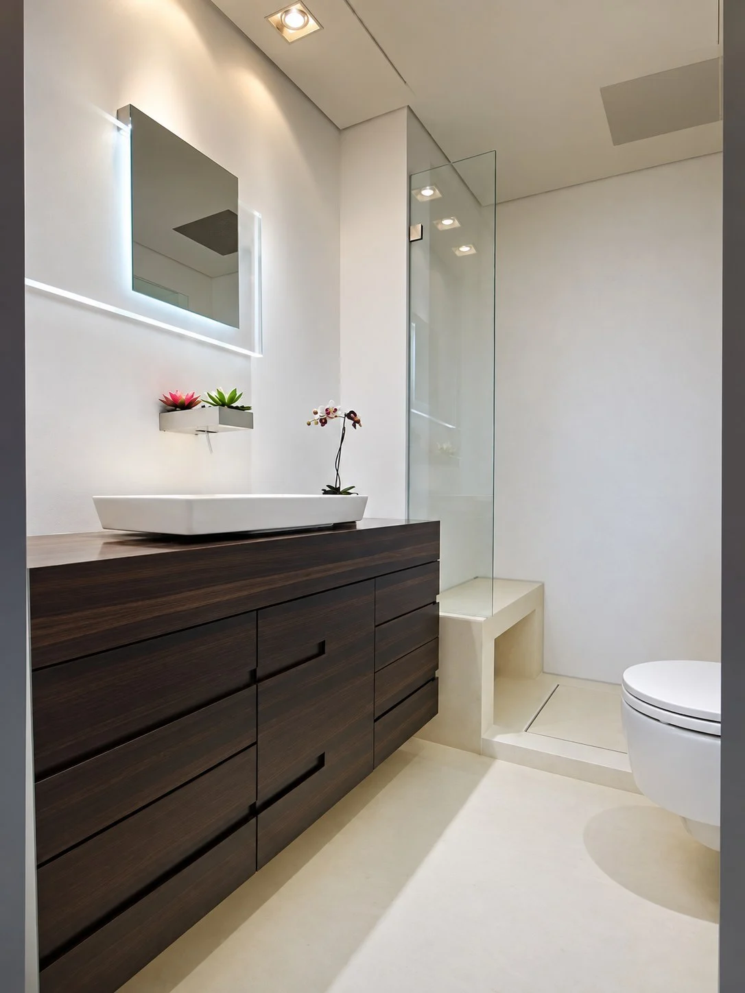 Modern Apartment by the Sea · 3